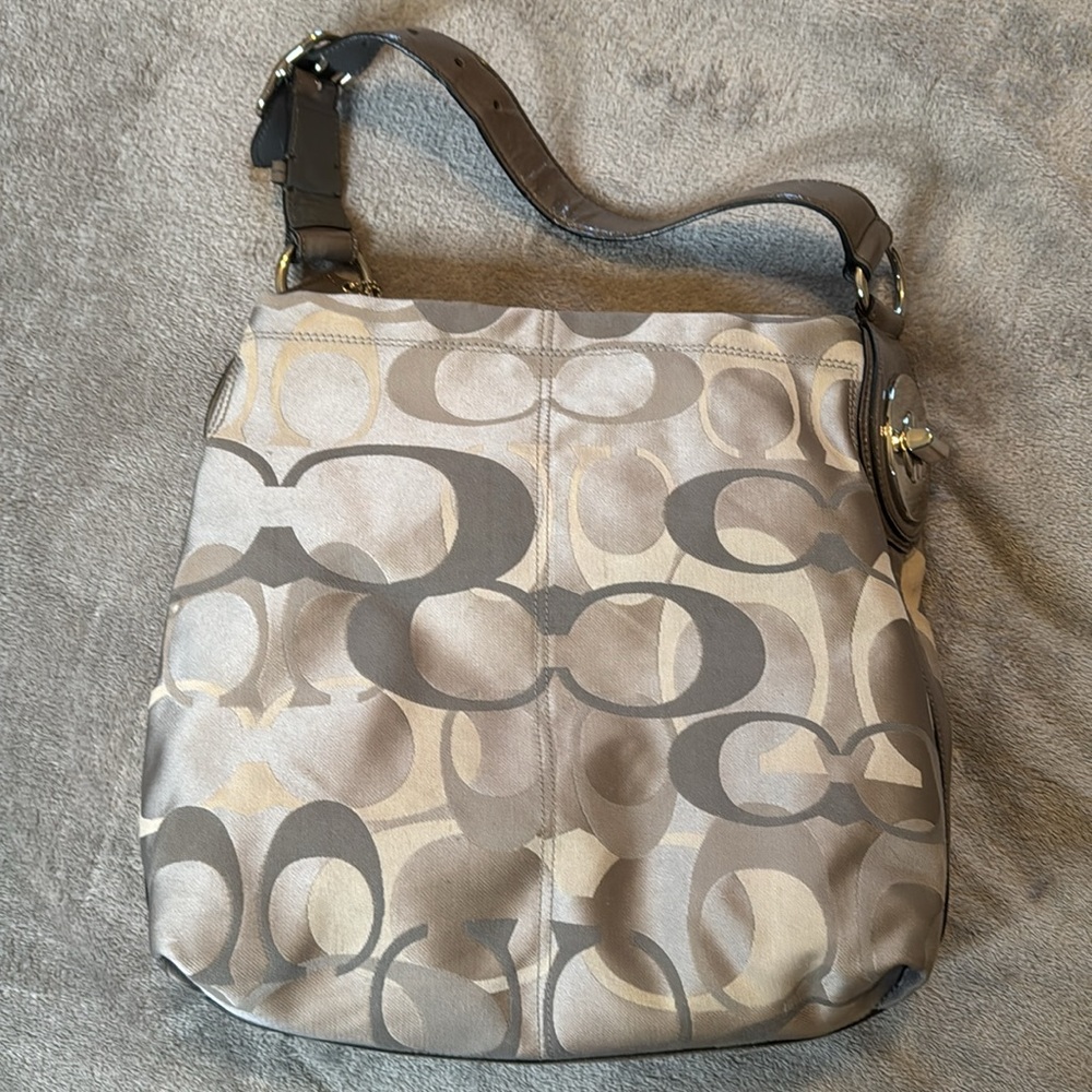Coach Silver Gray Y2K Big C Signature Sateen Jacquard Shoulder Bag Handbag Purse - Picture 1 of 6